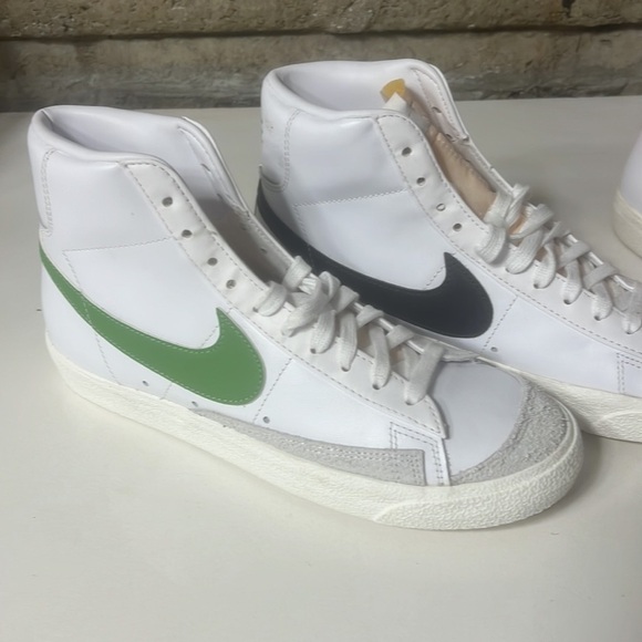 Nike Blazer mid 77 womens old school basketball high tops - Picture 3 of 13